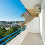 Merryland Studios & Apartments